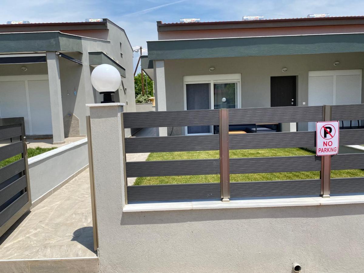 Lili Houses In Nikiti 350M From The Beach Extérieur photo